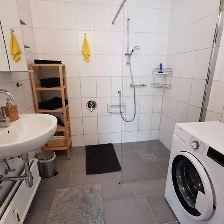 Woerthersee: Gemuetliche 아파트 *