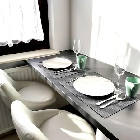 Woerthersee: Gemuetliche アパート クラーゲンフルト