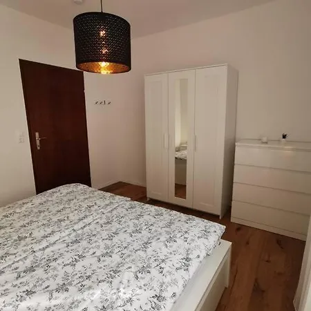 Woerthersee: Gemuetliche شقة كلاغنفورت